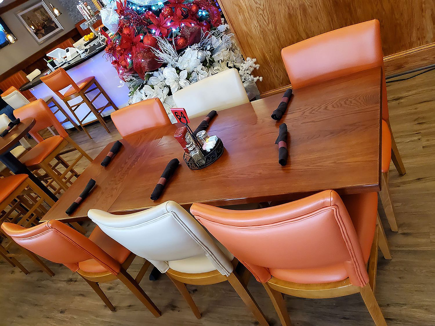 Anthonys Restaurant table and chairs