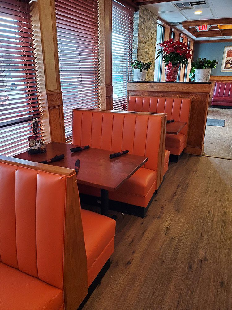 Anthonys Restaurant tables and booths